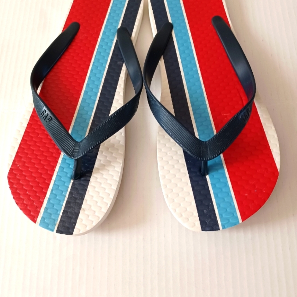 NWT Gap Flip Flops Men Size 10-11